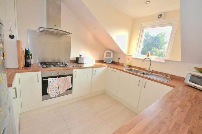 1 Bedroom Flat To Rent In Merton Road, London, SW19