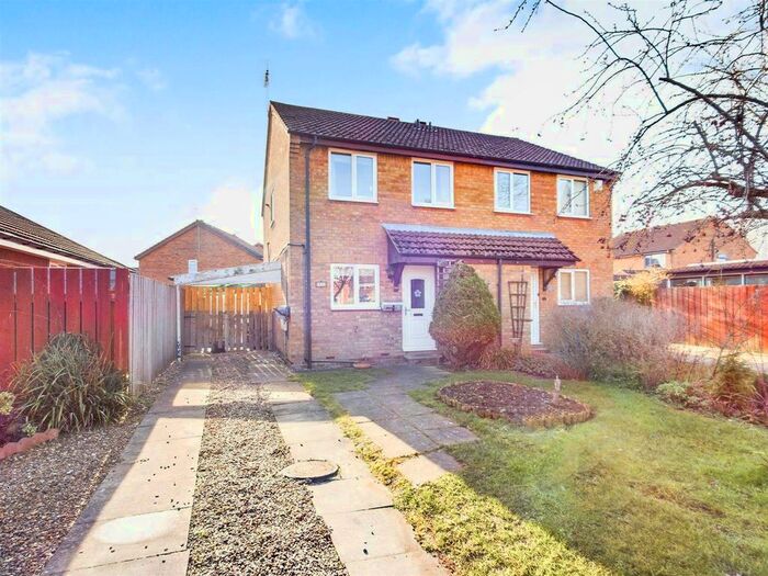 3 Bedroom Semi-Detached House For Sale In Wykeham Close, Driffield, YO25