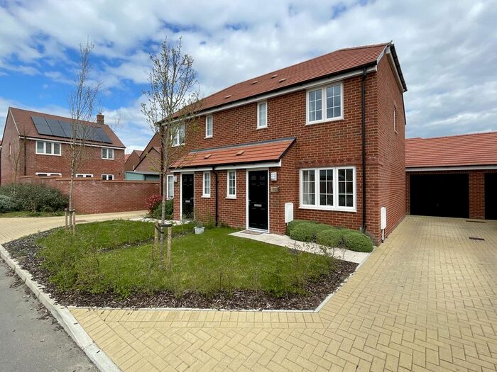 Houses for sale & to rent in Bramley, Tadley