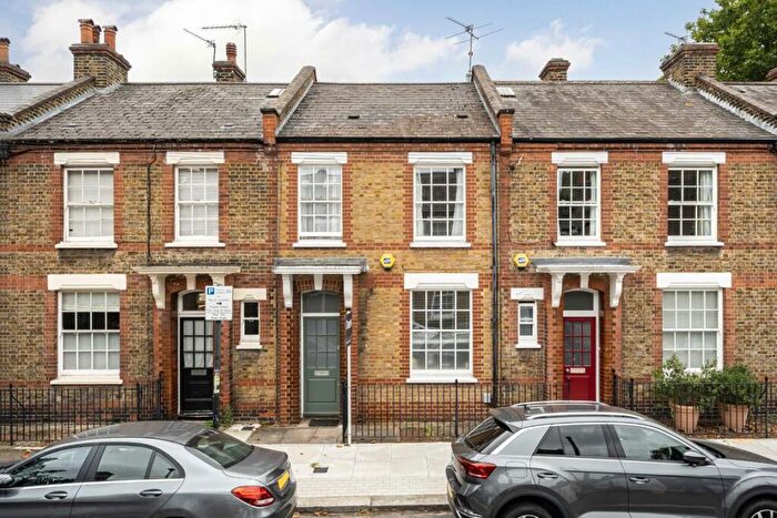 3 Bedroom House For Sale In Matthews Street, Battersea, SW11