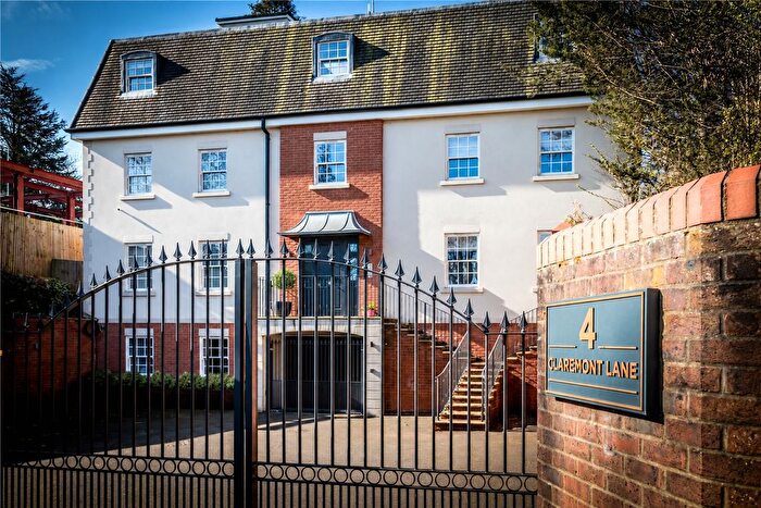 2 Bedroom Flat For Sale In Claremont Lane, Esher, Surrey, KT10