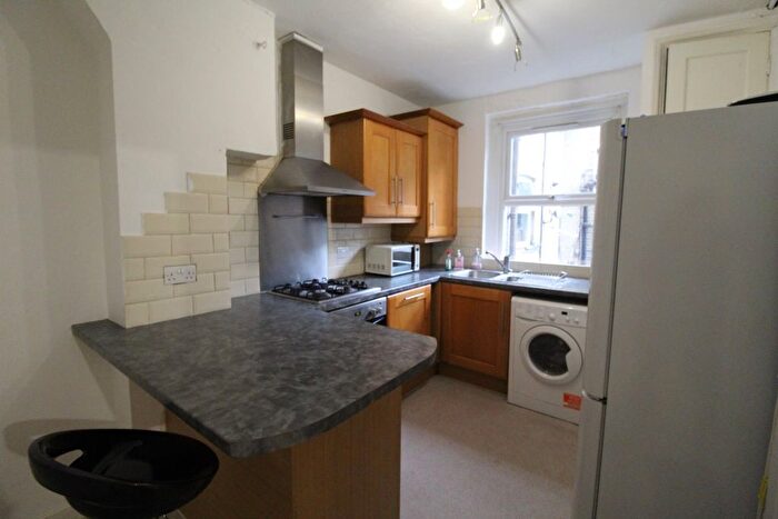 2 Bedroom Flat To Rent In Philpot Street, London, E1
