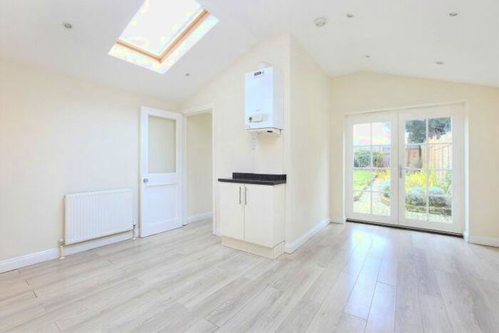 2 Bedroom Terraced House To Rent In Barchard Street, Wandsworth, SW18