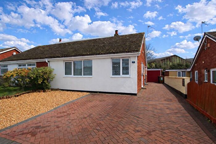 3 Bedroom Bungalow For Sale In Ferndale Close, Burntwood, WS7