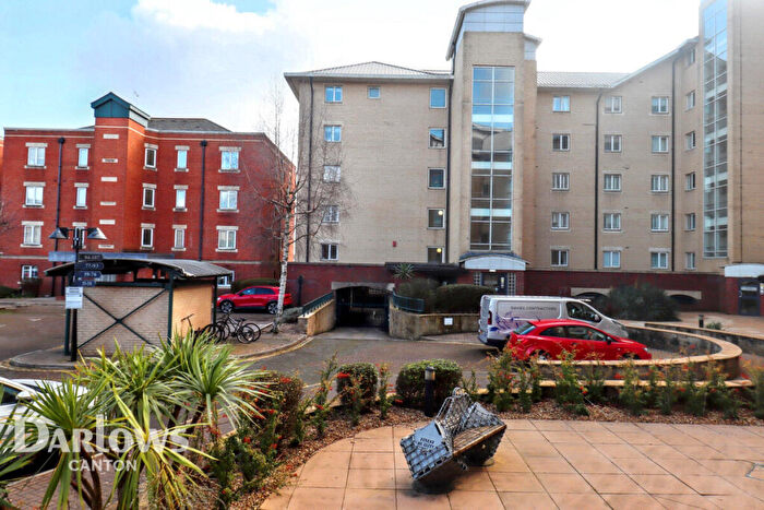 2 Bedroom Apartment For Sale In Adventurers Quay, Cardiff, CF10