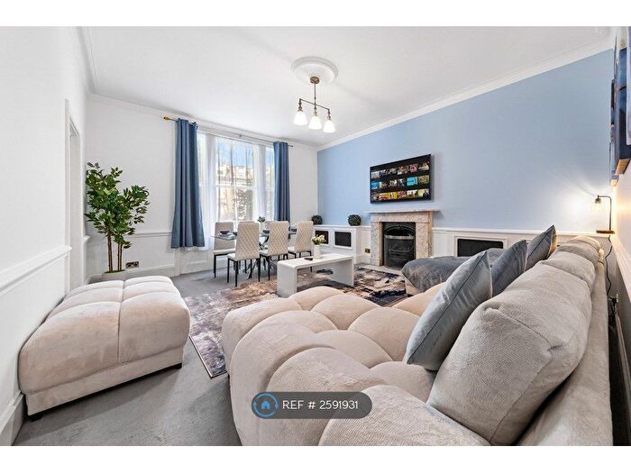 2 Bedroom Flat To Rent In Elsham Road, London, W14