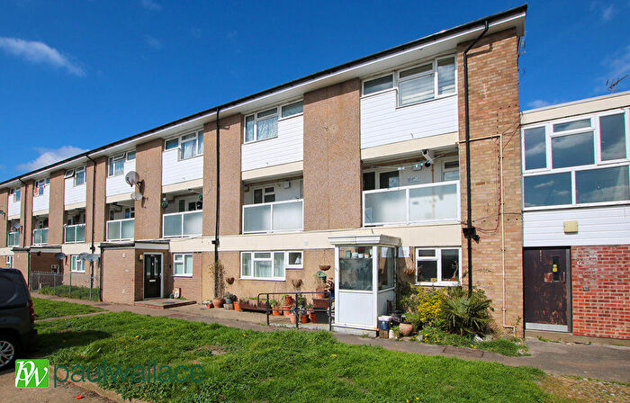 2 Bedroom Maisonette To Rent In Macers Lane, Wormley, EN10