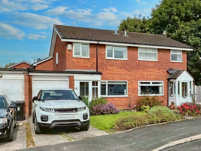 3 Bedroom Semi-Detached House To Rent In Beechwood Drive, Sale, M33