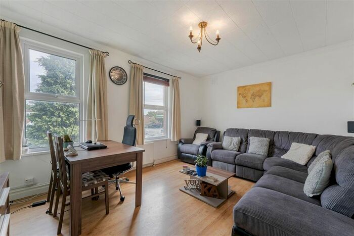 1 Bedroom Maisonette To Rent In London Road, Slough, SL3