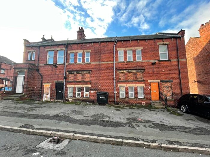 2 Bedroom Flat To Rent In Ashton View, Leeds, LS8
