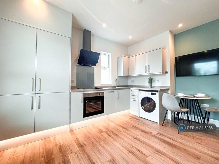 2 Bedroom Flat To Rent In Monmouth Street, Sheffield, S3