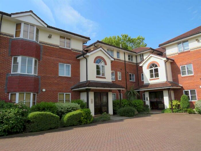2 Bedroom Apartment To Rent In Chamberlain Drive, Wilmslow, SK9