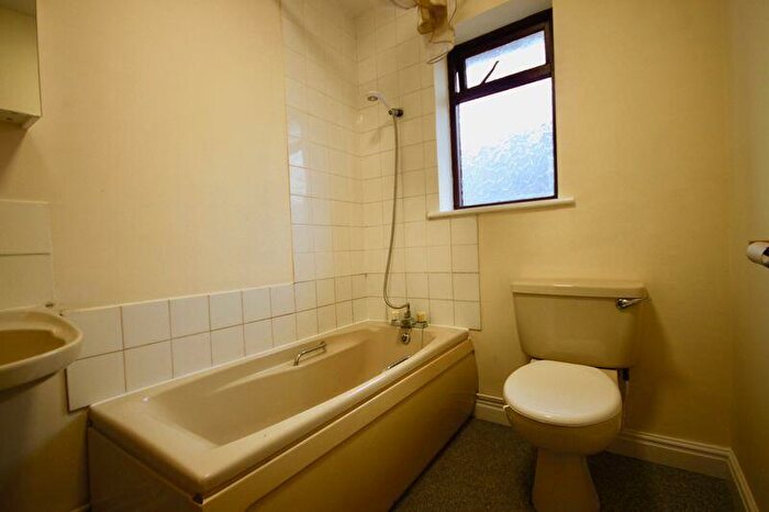 1 Bedroom Flat To Rent In Lorne Road, Dorchester, DT1