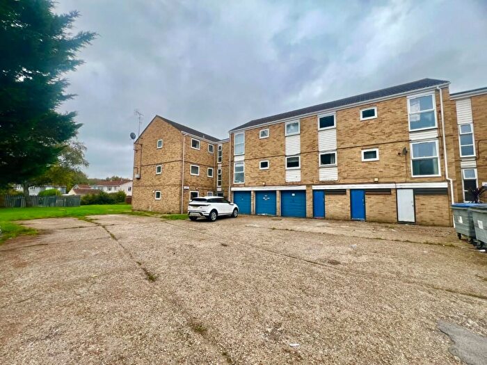 2 Bedroom Flat To Rent In Wood Close, Southampton, SO19