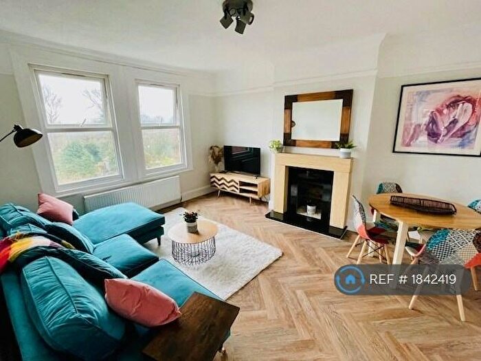 1 Bedroom Flat To Rent In Old Park Road, London, N13