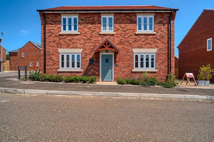4 Bedroom Detached House For Sale In Fiddleford Ridge, Sturminster Newton, DT10