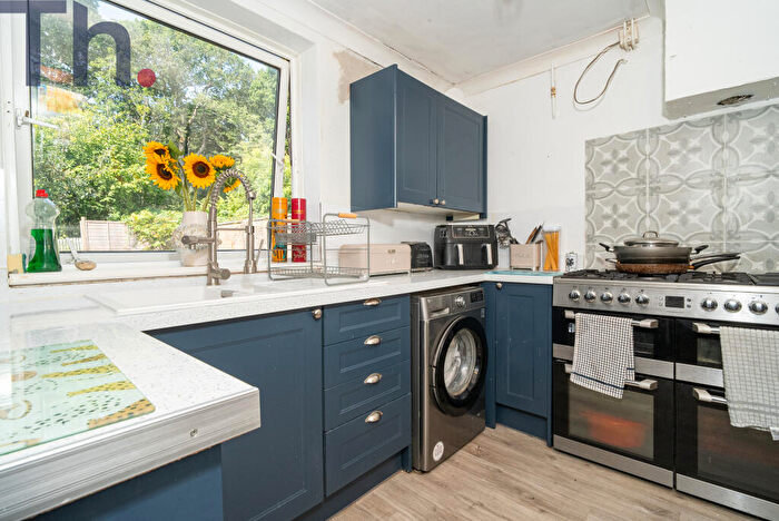 3 Bedroom Semi-Detached House For Sale In Newport, Isle Of Wight, PO30