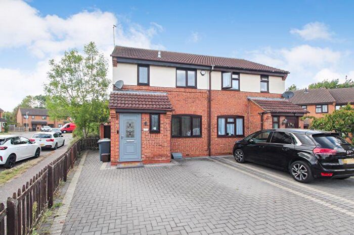 3 Bedroom Semi-Detached House For Sale In Owen Close, Marston Moretaine, MK43