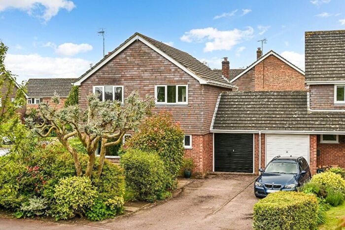 4 Bedroom Detached House For Sale In Mountbatten Way, Ashford, TN25