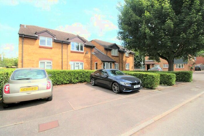 Studio To Rent In Nash Close, Welham Green, AL9