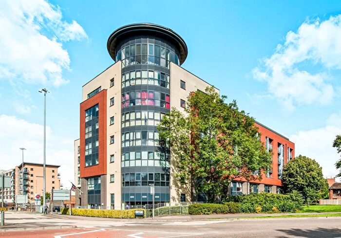 2 Bedroom Flat To Rent In St Albans Road, Watford, WD17