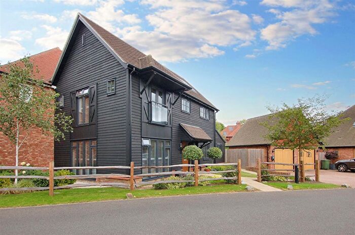 3 Bedroom Property For Sale In Hawthornden Grove, Yalding, Tonbridge, ME18