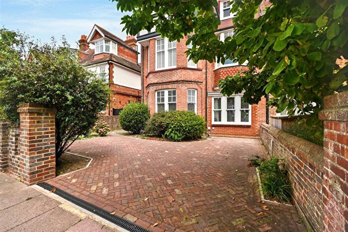 3 Bedroom Flat For Sale In Arlington Road, Eastbourne, BN21