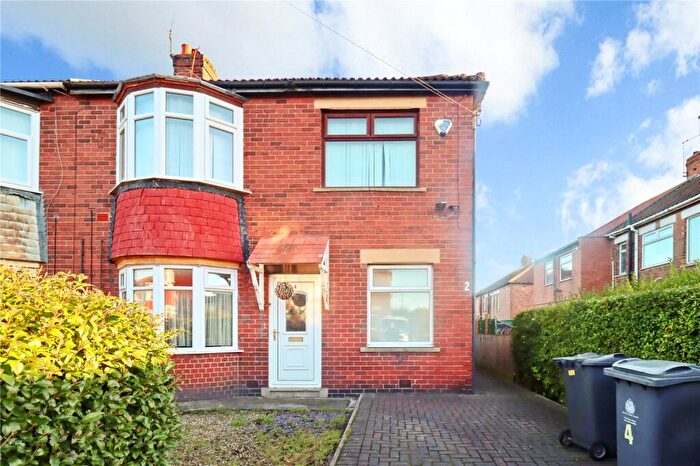 2 Bedroom Flat For Sale In Cleveland Gardens, Wallsend, Tyne And Wear, NE28