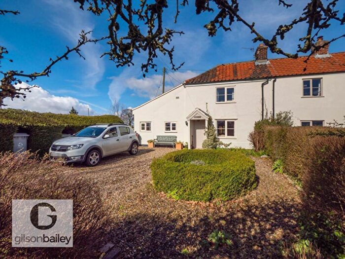 2 Bedroom Cottage For Sale In Broad Lane, Little Plumstead, NR13