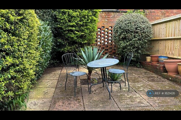 2 Bedroom Maisonette To Rent In Kings Field, Bursledon, Southampton, SO31