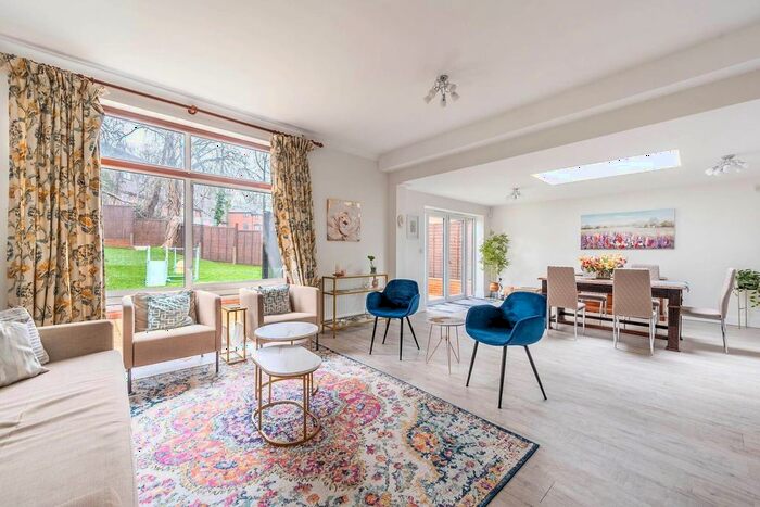 6 Bedroom Detached House To Rent In Leabank Close, Harrow On The Hill, Harrow, HA1