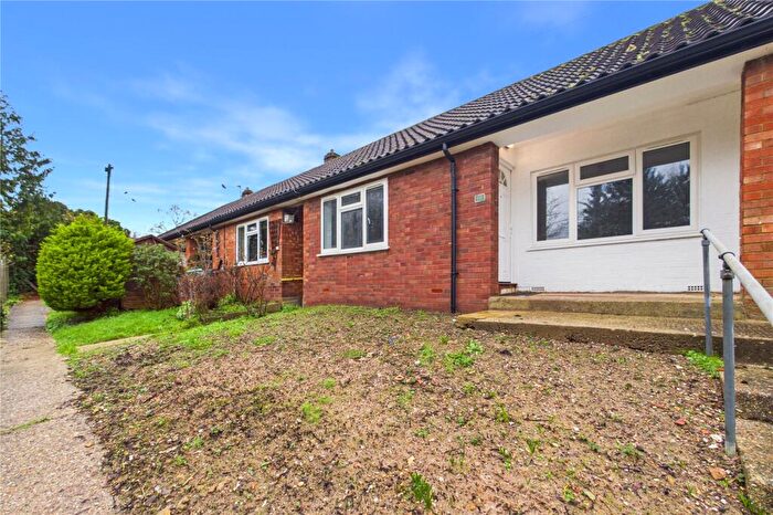 1 Bedroom Bungalow For Sale In High View, Calcot, Reading, Berkshire, RG31