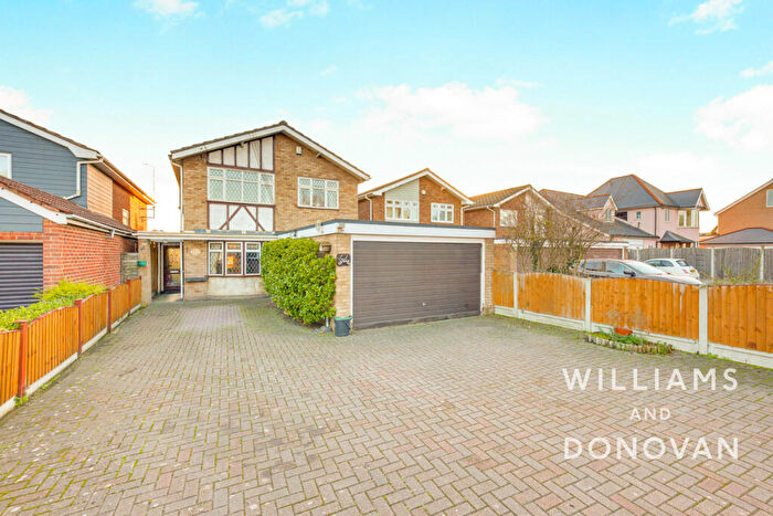 4 Bedroom Detached House For Sale In London Road, Benfleet, SS7