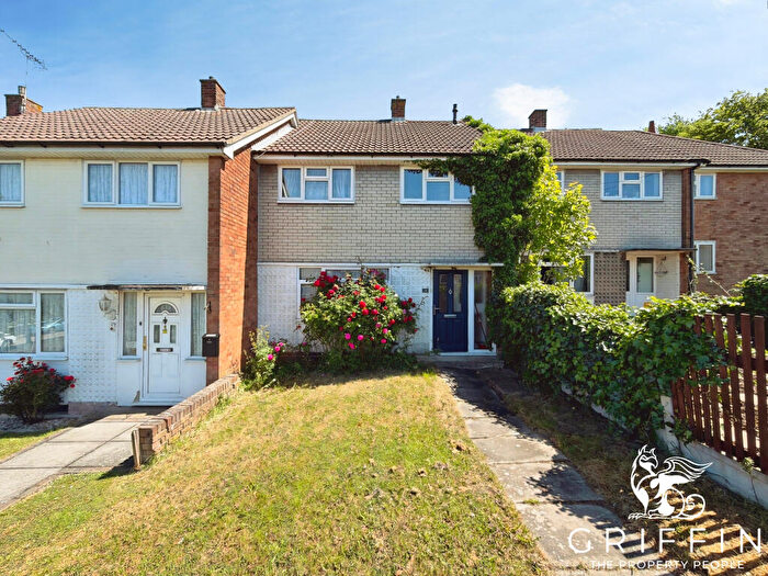 3 Bedroom Terraced House To Rent In West Thorpe, Barstable, Basildon, SS14