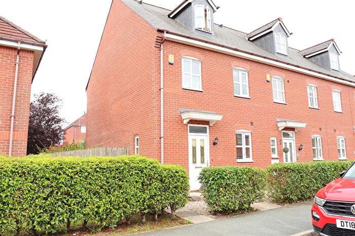 4 Bedroom Mews To Rent In Parklands Drive, Wychwood Village, Weston, CW2