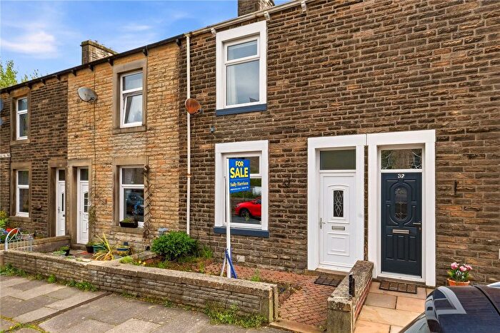 3 Bedroom Terraced House For Sale In Calf Hall Road, Barnoldswick, Lancashire, BB18