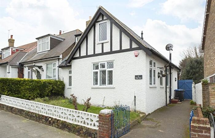 3 Bedroom Semi Detached House To Rent In Linden Avenue, Broadstairs, CT10