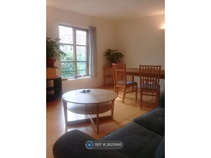 2 Bedroom Flat To Rent In Cable Street, London, E1