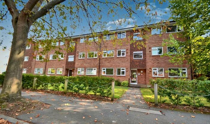 1 Bedroom Apartment To Rent In Lovelace Gardens, Surbiton, KT6