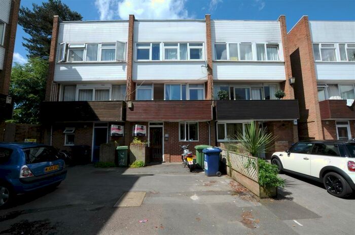 6 Bedroom House To Rent In Horwood Close, OX3