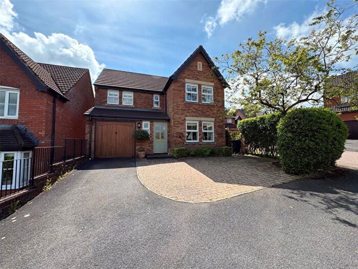 4 Bedroom House For Sale In Durbin Close, Honiton, Devon, EX14
