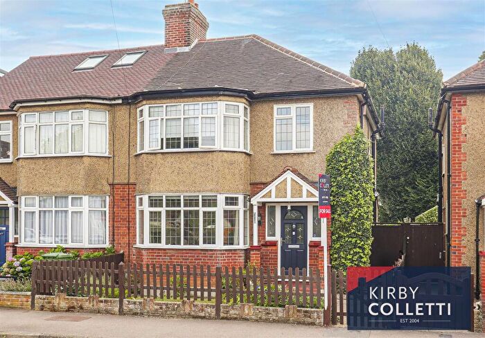 3 Bedroom Semi-Detached House For Sale In Mckenzie Road, Broxbourne, EN10
