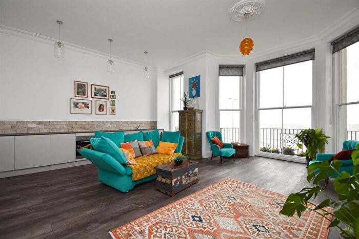 2 Bedroom Flat For Sale In Marina, St. Leonards-On-Sea, TN38