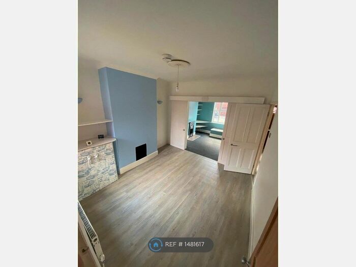 3 Bedroom Terraced House To Rent In Robert Street, Northampton, NN1