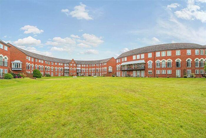 3 Bedroom Apartment For Sale In Duckmill Lane, Bedford, MK42
