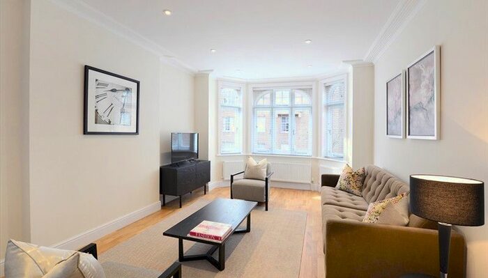 3 Bedroom Flat To Rent In King Street, Ravenscourt Park, London, W6