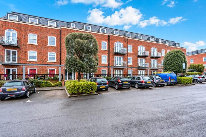 2 Bedroom Flat For Sale In Salt Meat Lane, Gosport, PO12