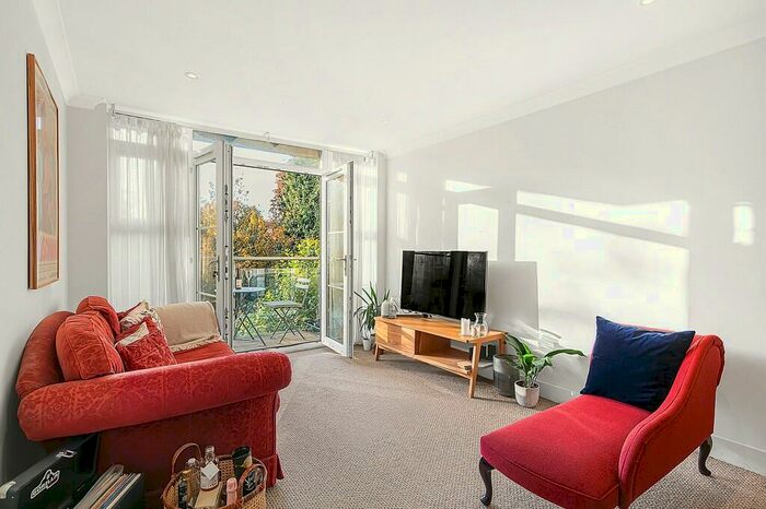 2 Bedroom Apartment To Rent In Gordon Road, London, SE15