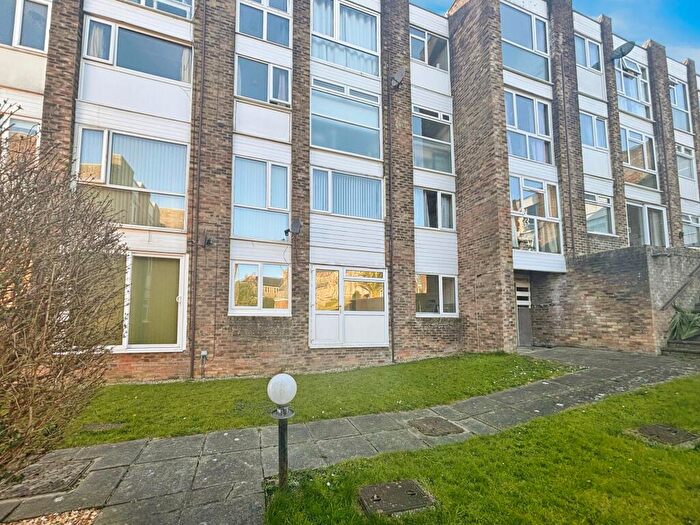 Studio To Rent In Park Road, Barry, CF62