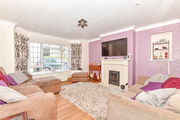 6 Bedroom Detached House For Sale In Elmleigh Road, Havant, Hampshire, PO9